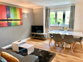 An ENTIRE 2beds, 2bathrooms, free Wifi, Free Parking, Oxford